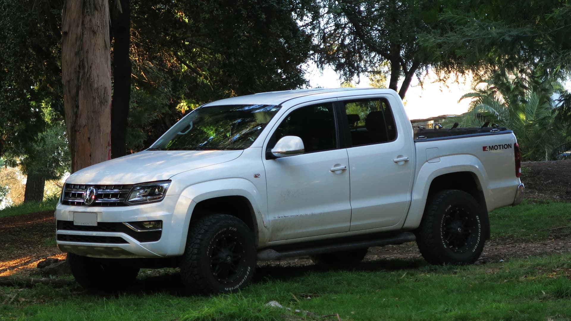 VOLKSWAGEN Amarok 2012