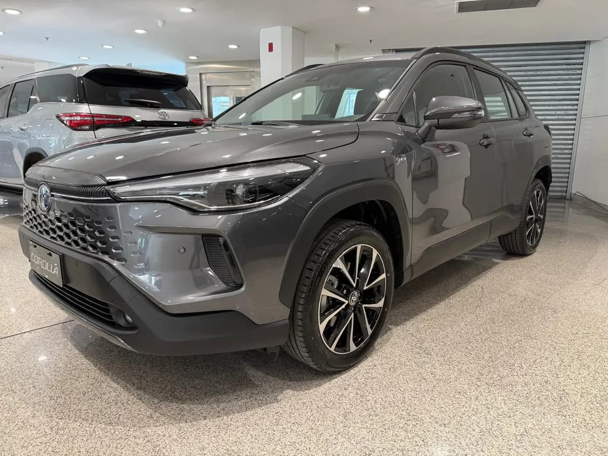 TOYOTA Corolla Cross 2026