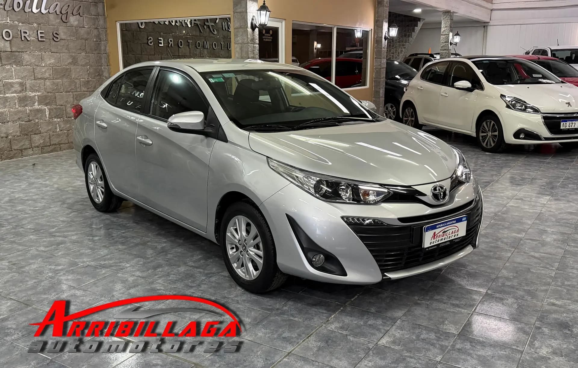 TOYOTA Yaris - Imagen 2