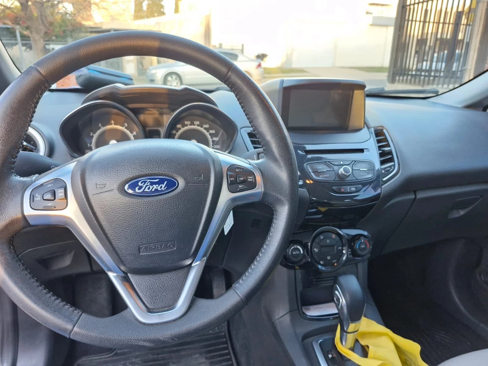 FORD Fiesta KD - Imagen 3