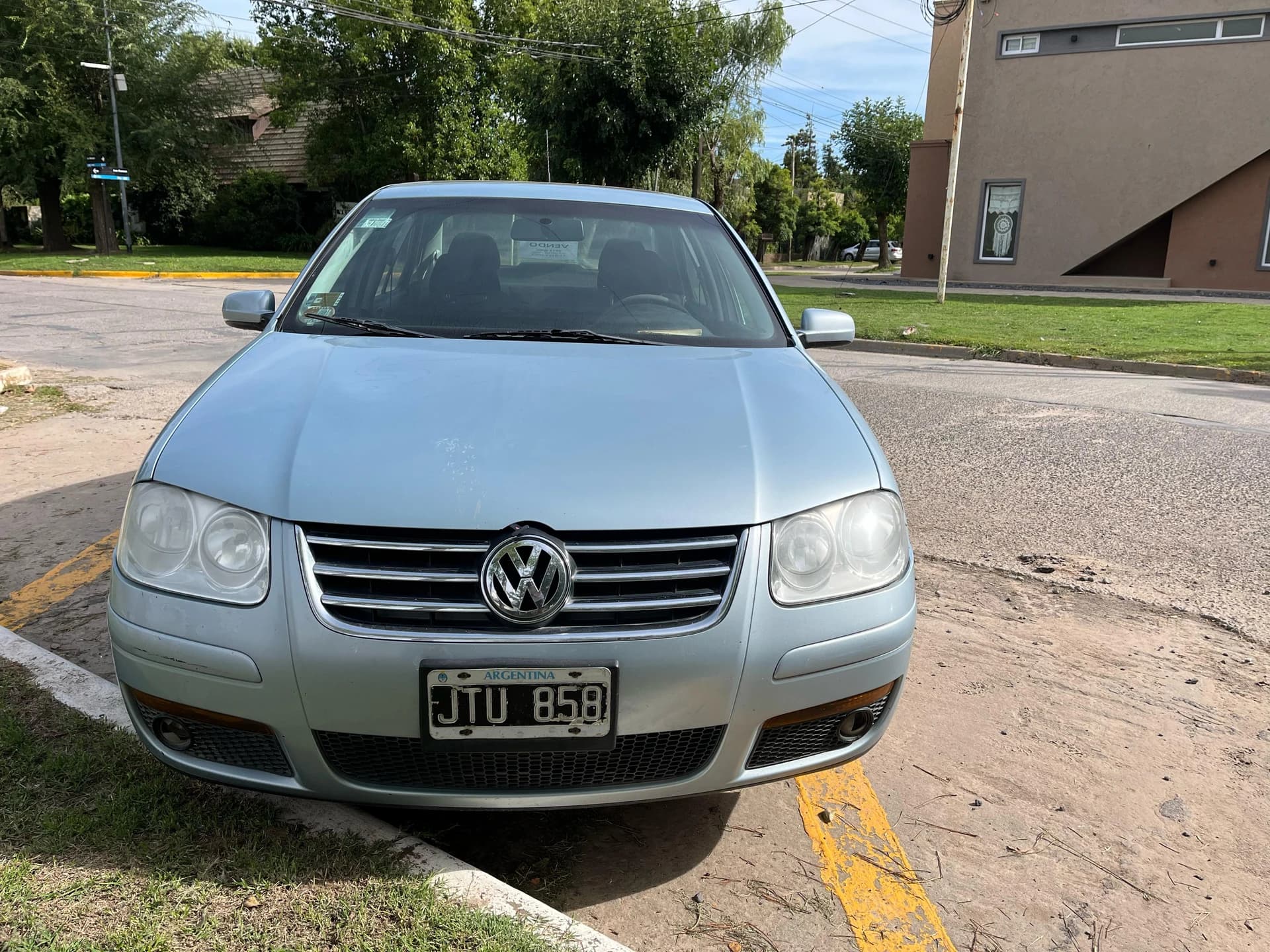VOLKSWAGEN Bora 2011