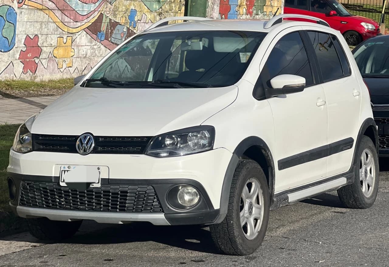 VOLKSWAGEN CrossFox 2013
