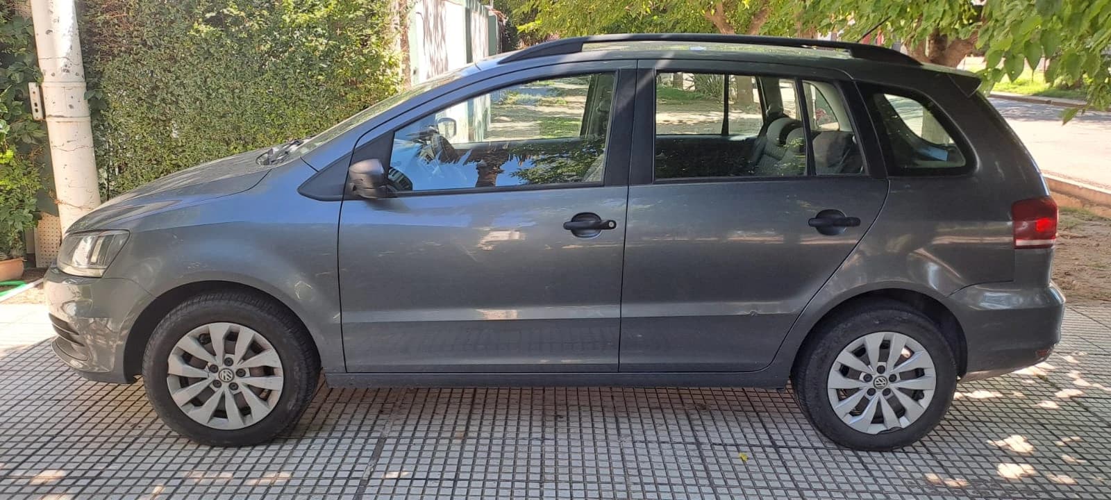VOLKSWAGEN Suran 2026