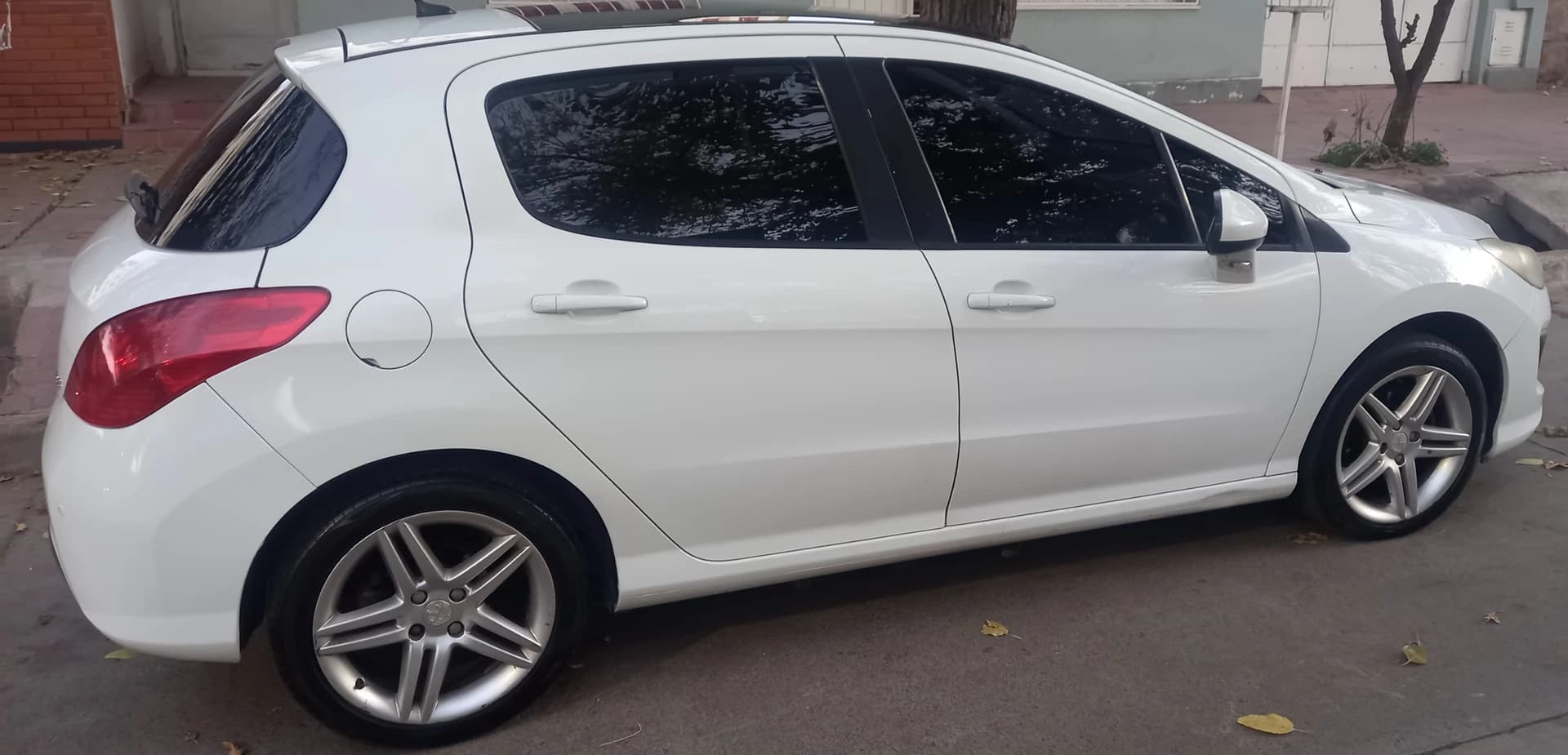 PEUGEOT 308 - Imagen 2