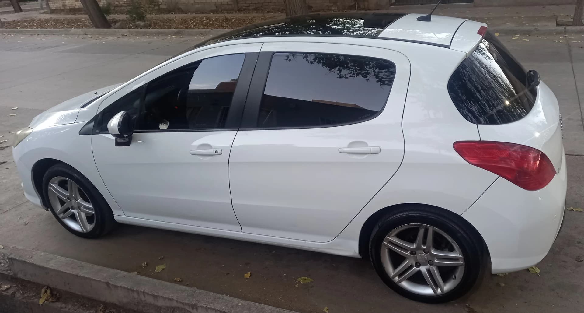 PEUGEOT 308 - Imagen 3