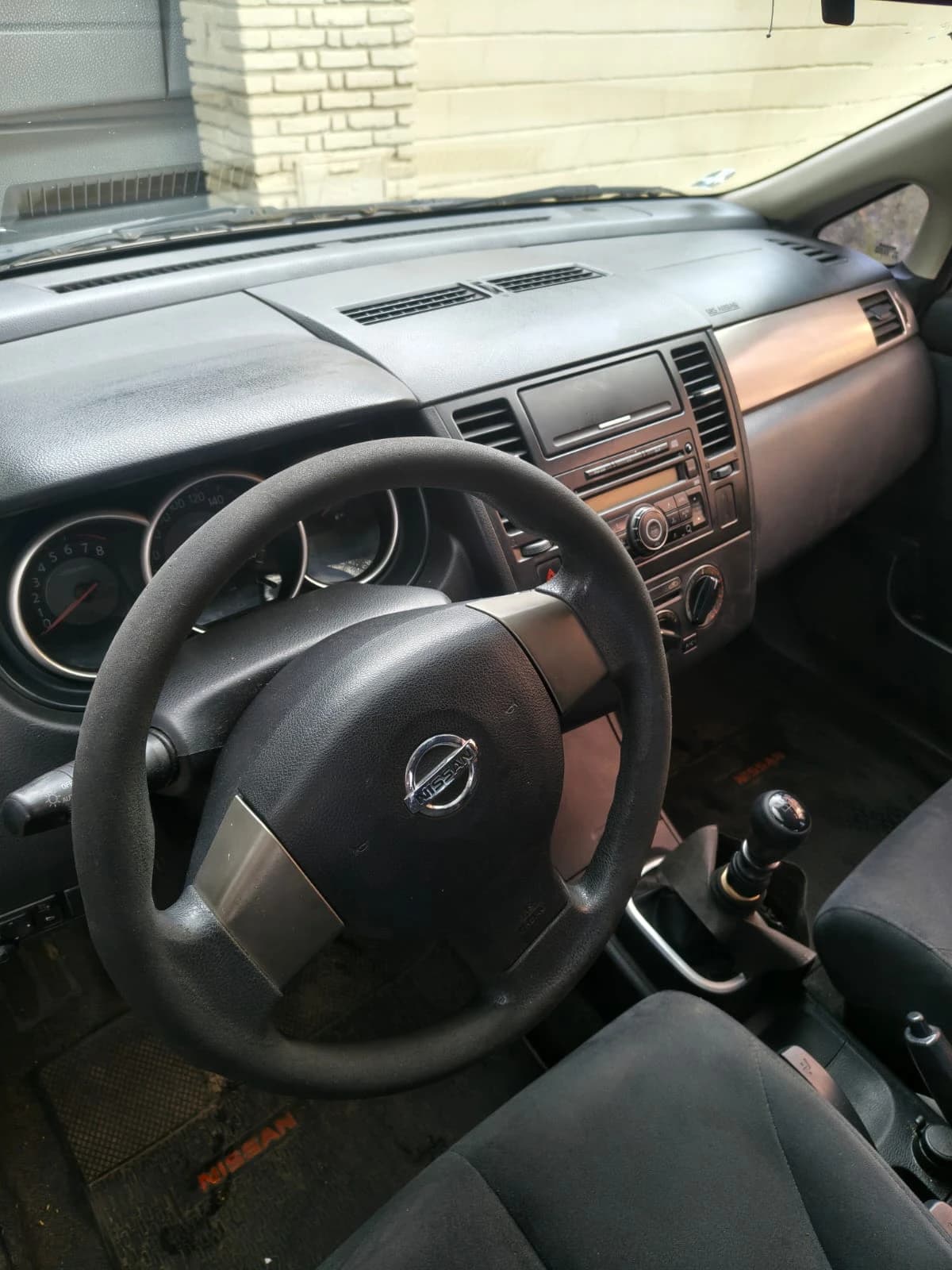 NISSAN Tiida - Imagen 3
