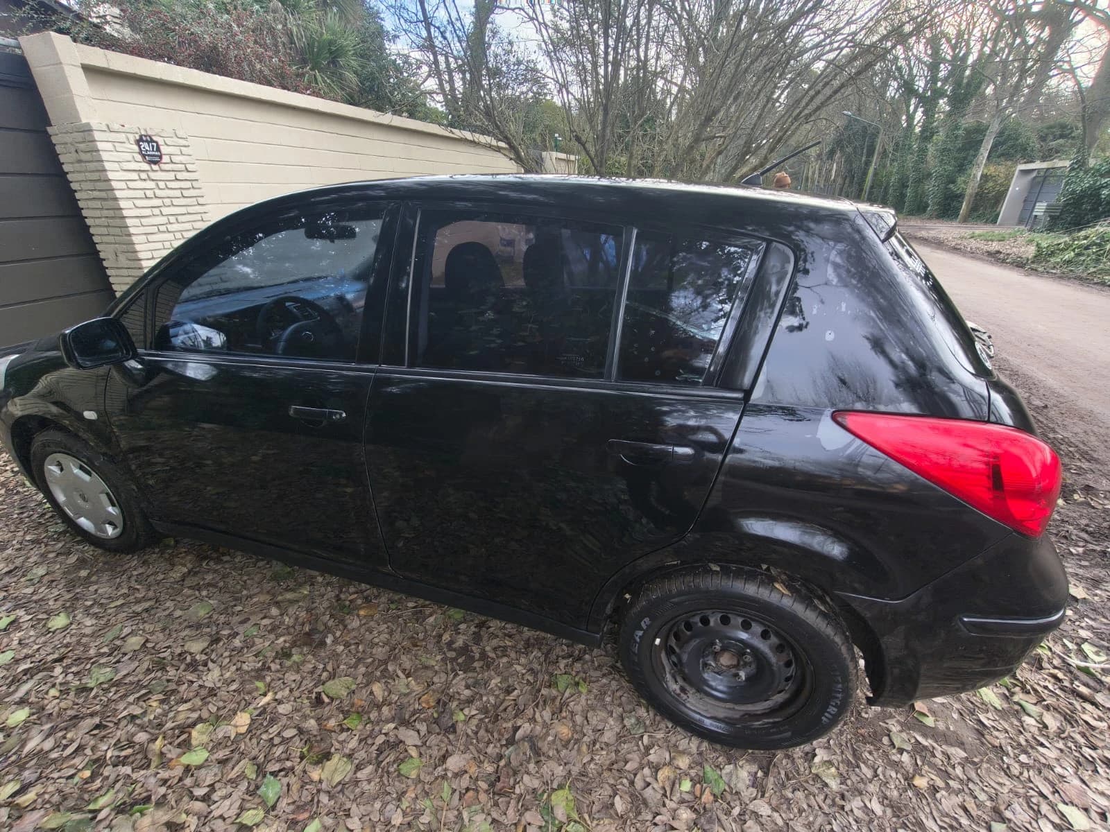NISSAN Tiida - Imagen 5