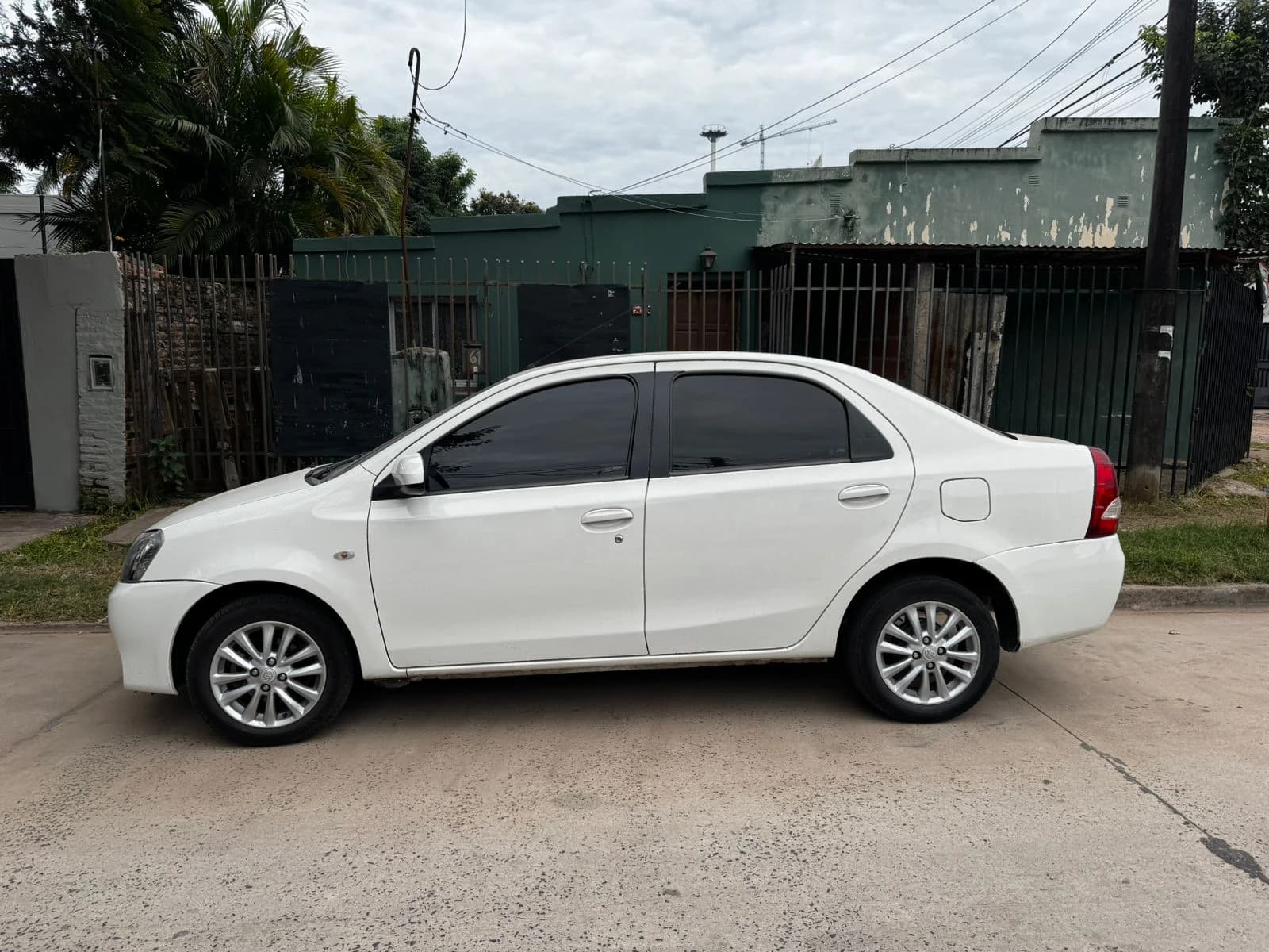 TOYOTA Etios - Imagen 2