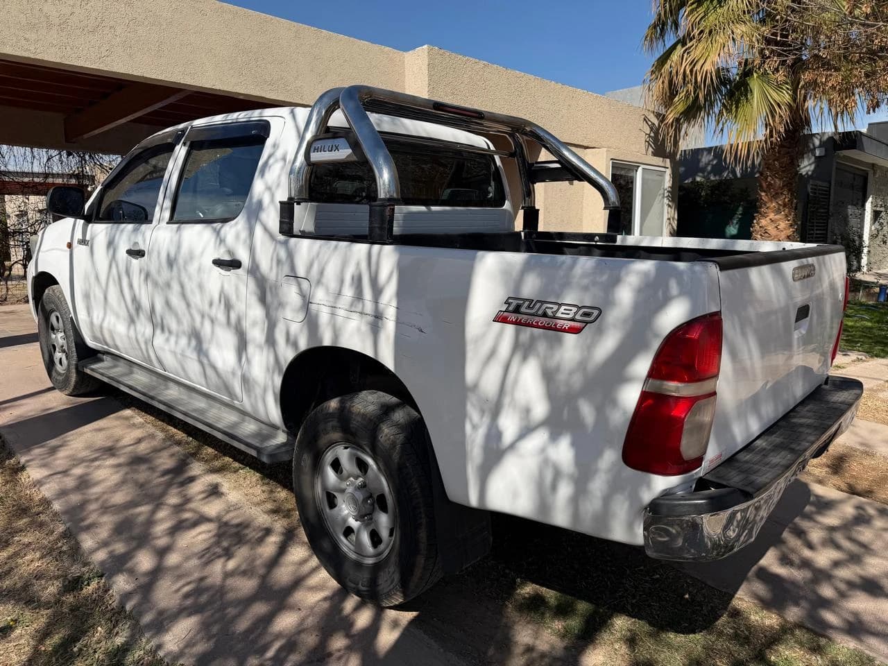 TOYOTA Hilux - Imagen 2