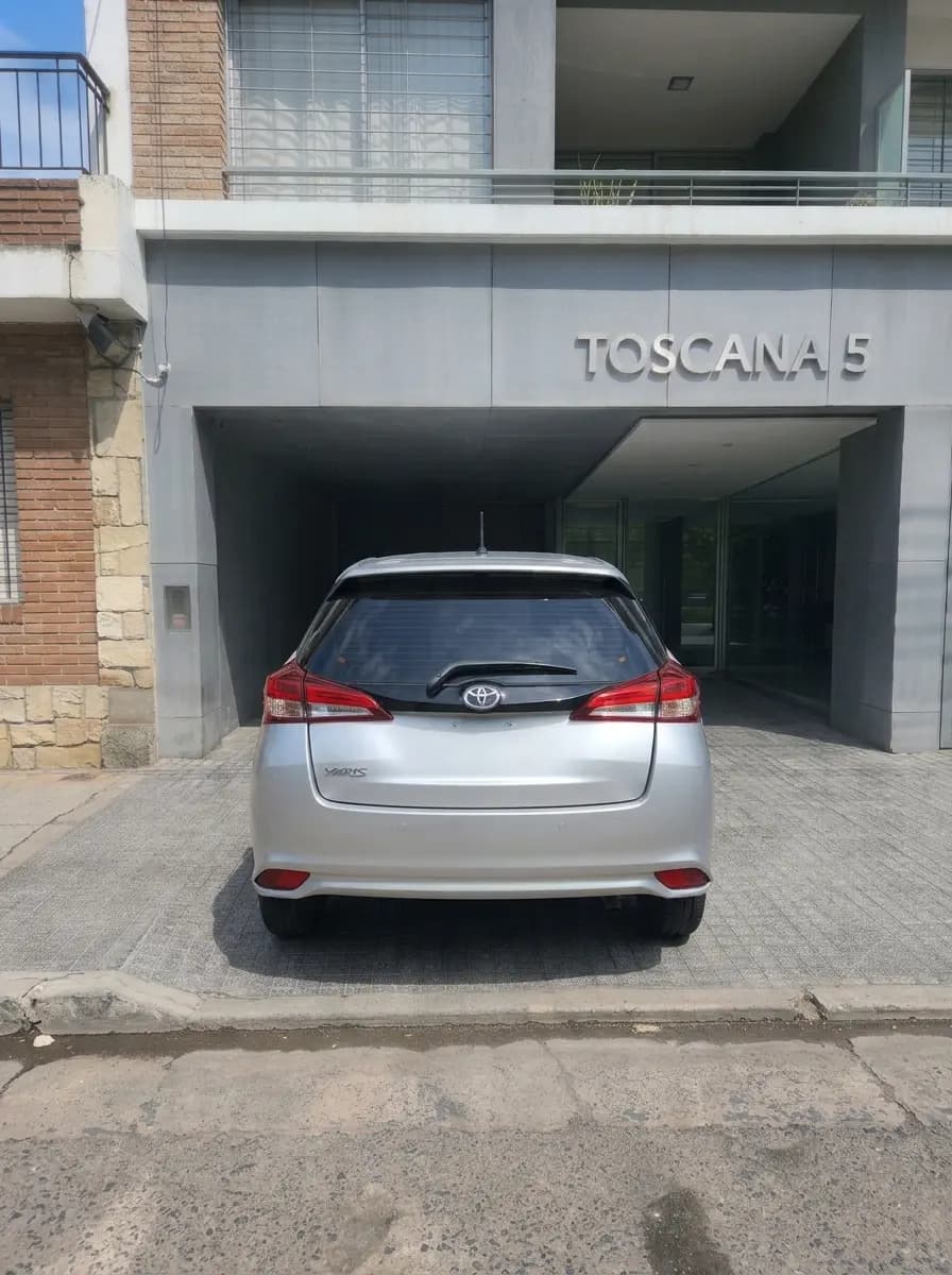 TOYOTA Yaris - Imagen 3