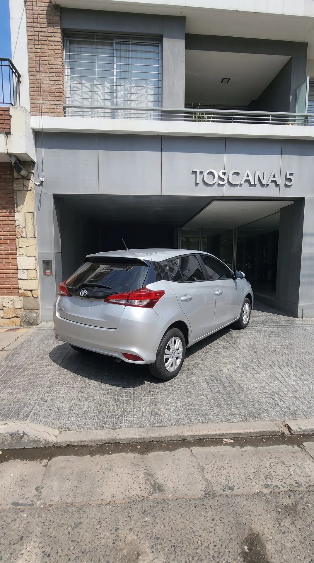 TOYOTA Yaris - Imagen 4
